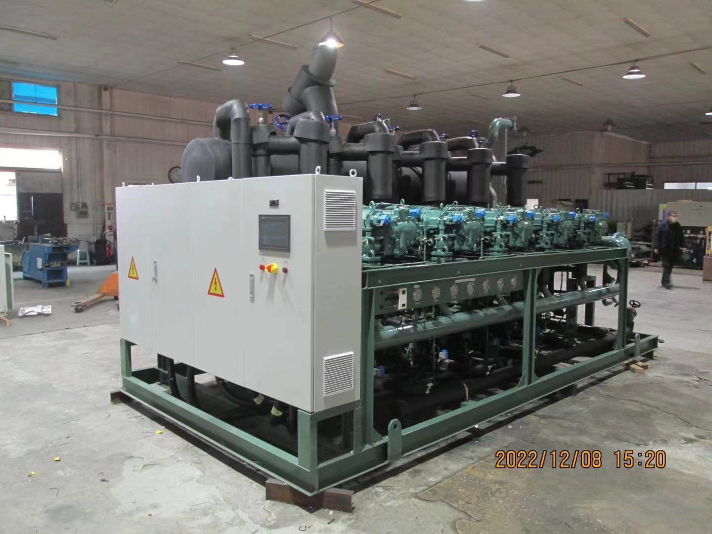 Rencana Desain Sistem Pendingin Unit Kompresor Sekrup Paralel Bitzer untuk Freezer IQF 